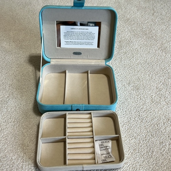 MELE & Co. Jewelry box NWT - Picture 3 of 9
